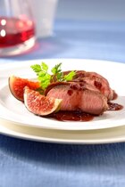 Lammrückenfilets an pikanter Feigen-Portwein-Sauce.jpg