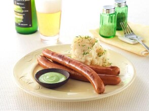 Bratwurst mit Kartoffelstock und S&B Wasabi Sauce