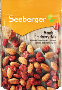 Mélange d'amandes et canneberges