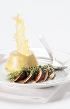 Warmer Sbrinz-Flan mit Feigensenf-Vinaigrette