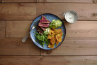 Thunfisch Steak mit TABASCO® Chipotle Crème und Avocado Crème mit TABASCO® Green Sauce